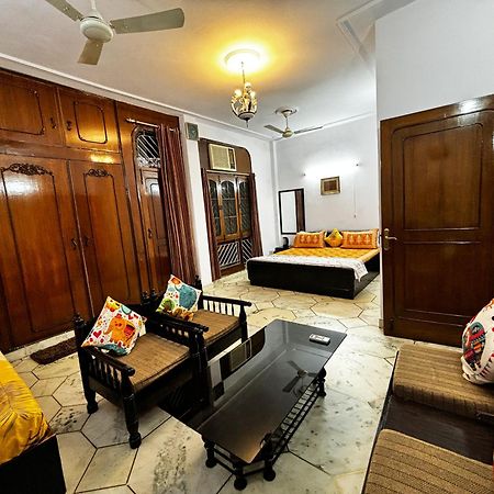 Tatvamasi Homestay Nuova Delhi Esterno foto