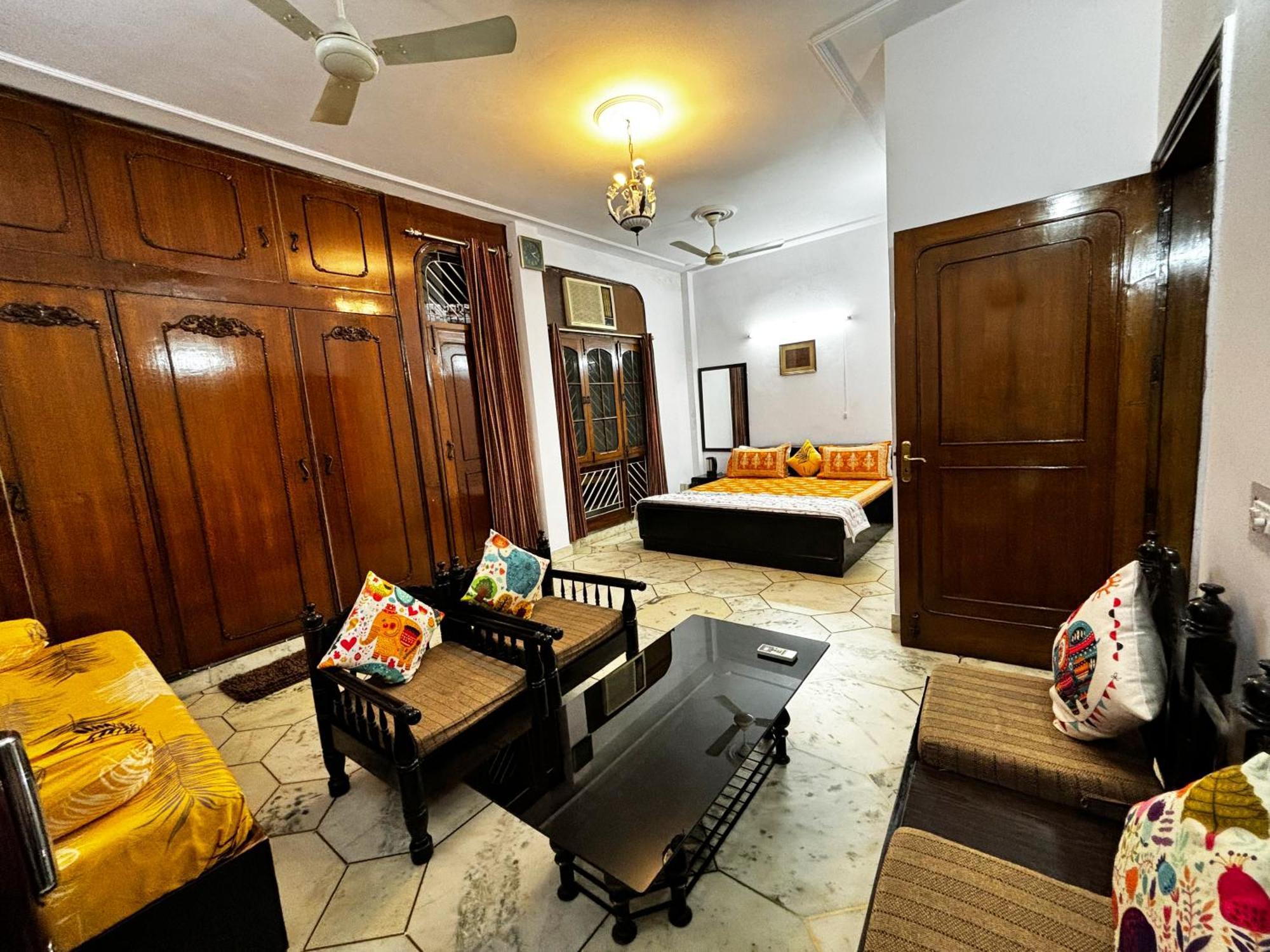 Tatvamasi Homestay Nuova Delhi Esterno foto